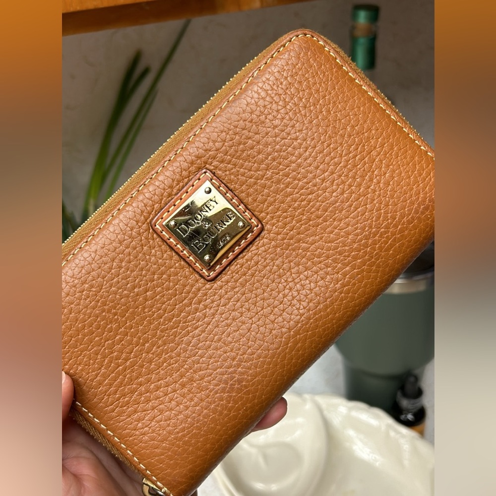 Dooney & Burke Wallet, great condition